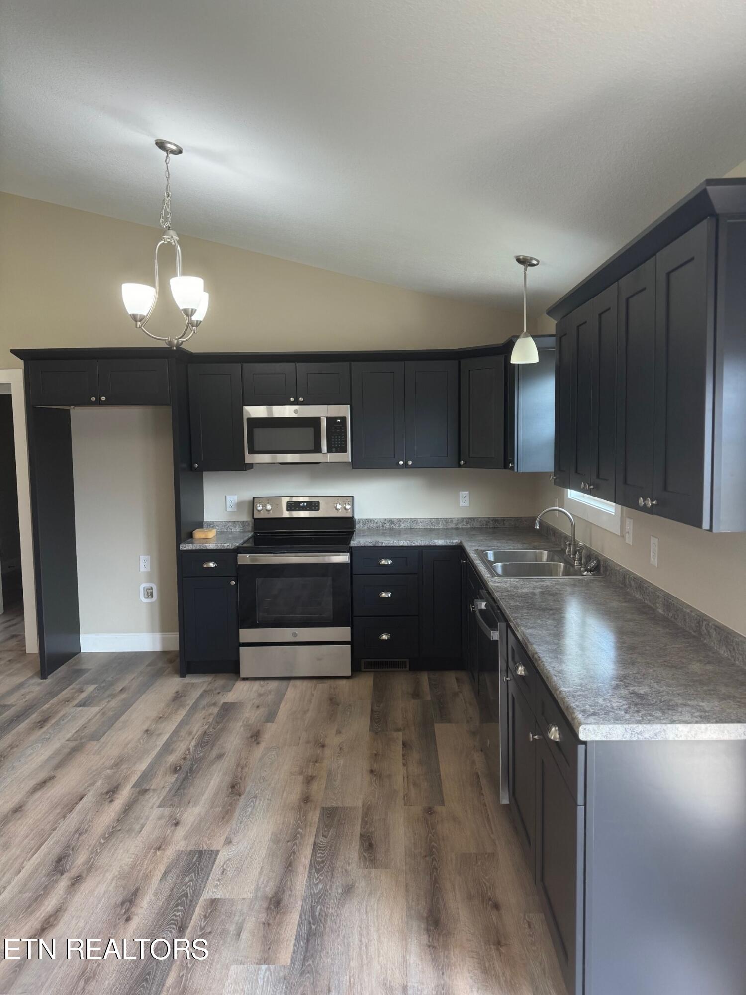 208 Thompson Farm Road Sweetwater, TN 37874 - Photo 7 of 20 Kitchen