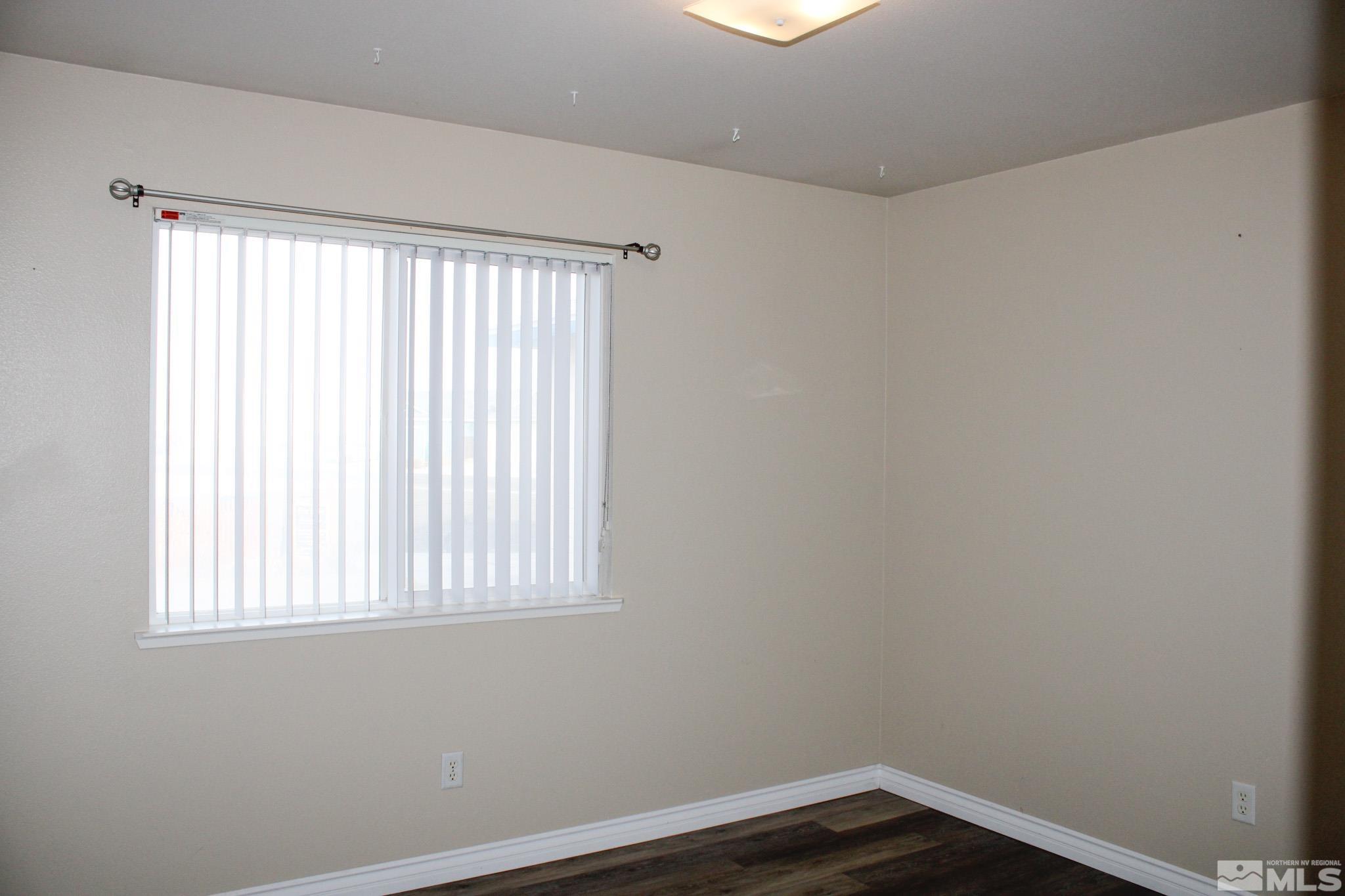271 Emigrant Way Fernley, NV 89408 - Photo 9 of 40 Photo 9