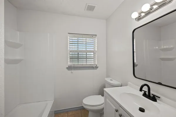 $1,750 | 325 East A Street, La Porte, TX 77571