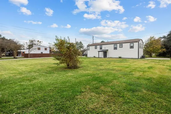 $1,750 | 325 East A Street, La Porte, TX 77571