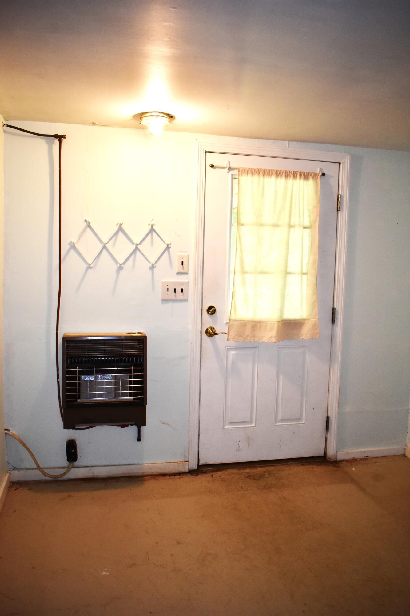 248 Paris Hill Road Paris, ME 04281 - Photo 22 of 28 Basement entrance