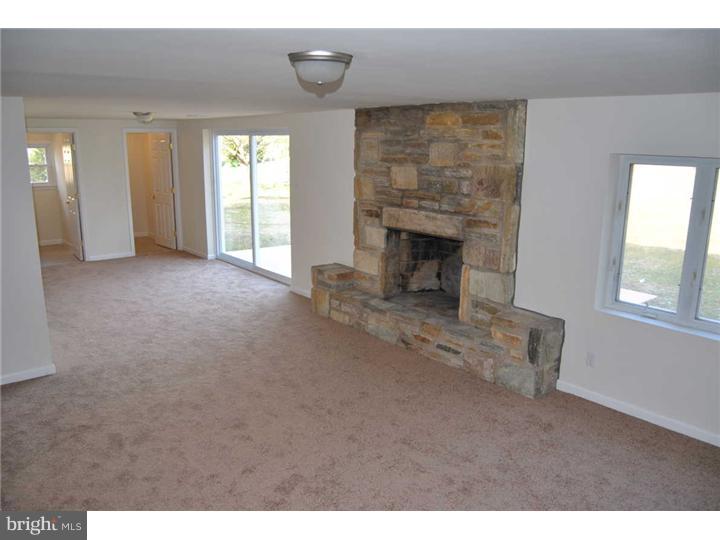 1411 Sinkler Road Warminster, PA 18974 - Photo 11 of 23 Family Room