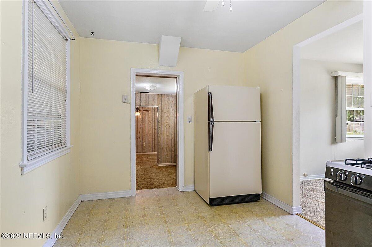 9750 Ivey Road Jacksonville, FL 32246 - Photo 5 of 18 Kitchen