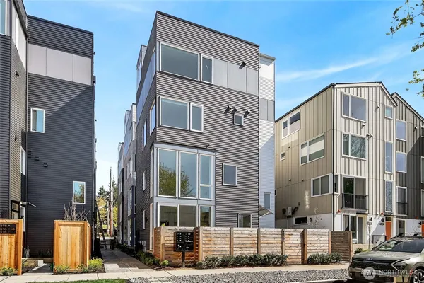 $750,000 | 6320 41st Avenue Southwest, Unit B, Seattle, WA 98136