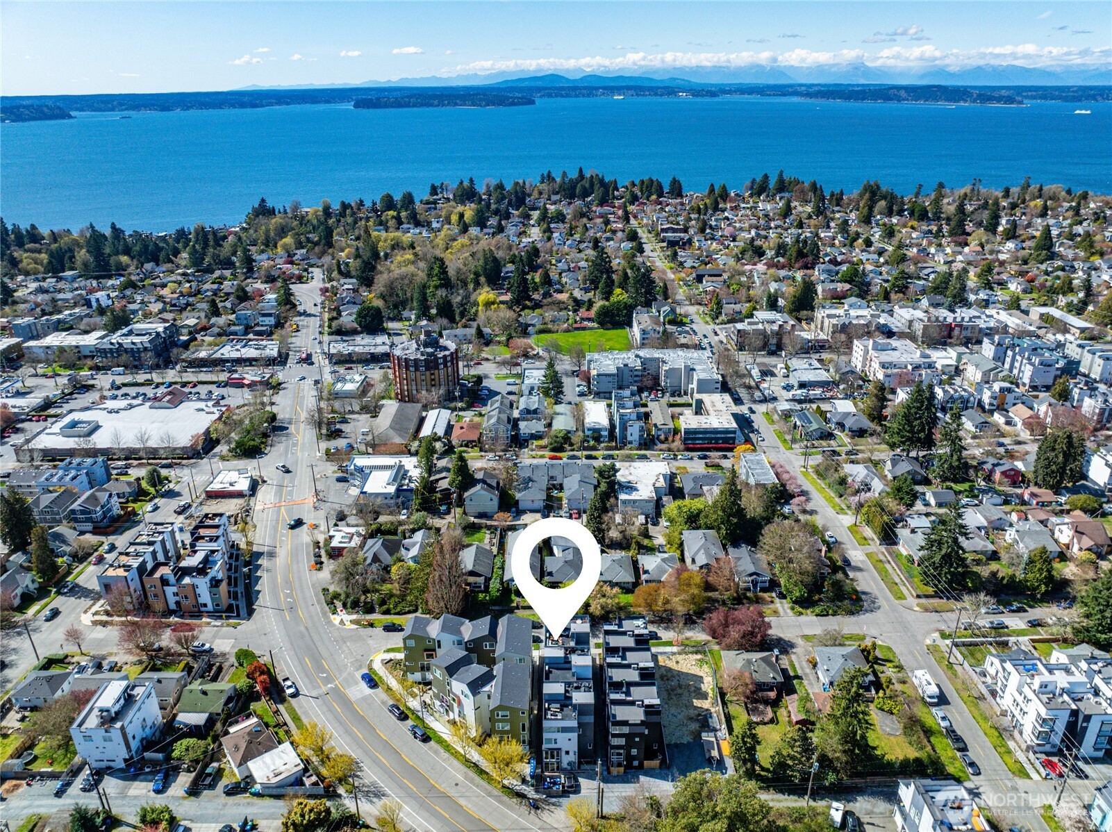 6320 41st Avenue Southwest, Unit B Seattle, WA 98136 - Photo 27 of 31 a view of a city