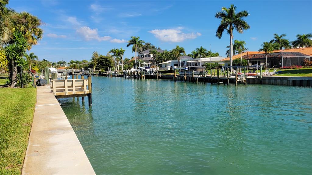 638 South Owl Drive Sarasota, FL 34236 - Photo 33 of 36