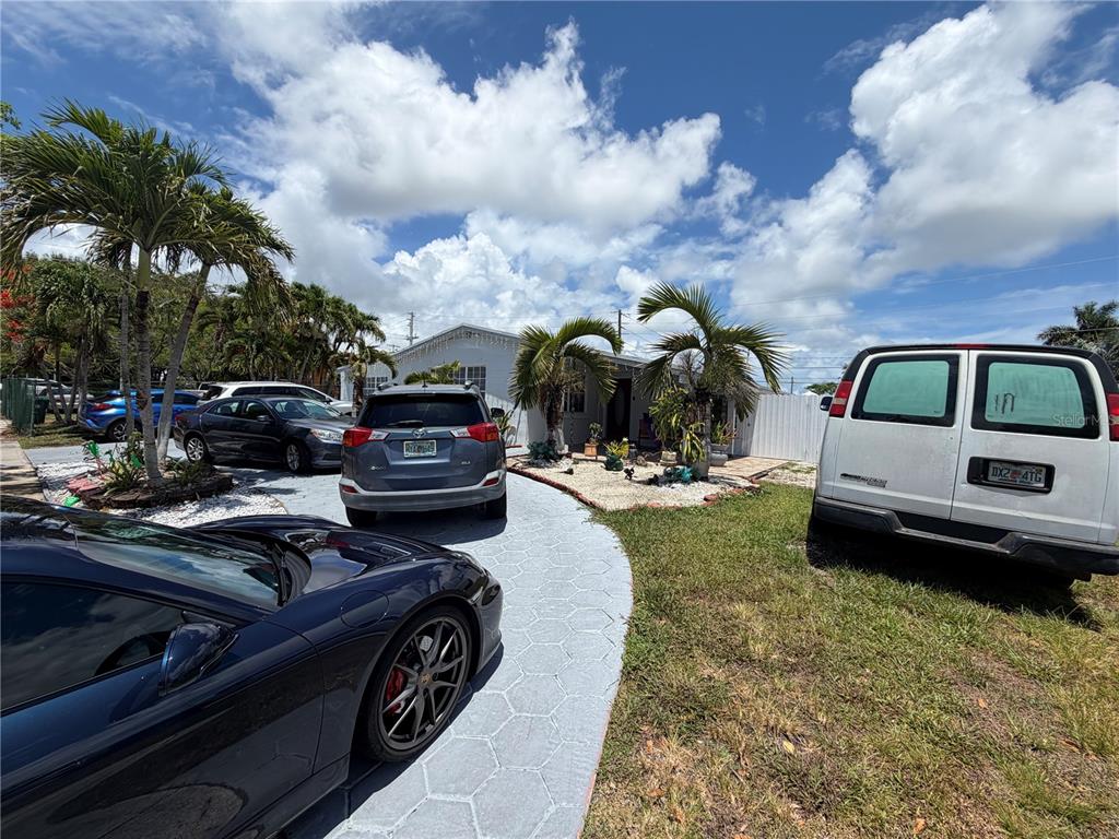 18615 Southwest 98th Avenue Miami, FL 33157 - Photo 4 of 44