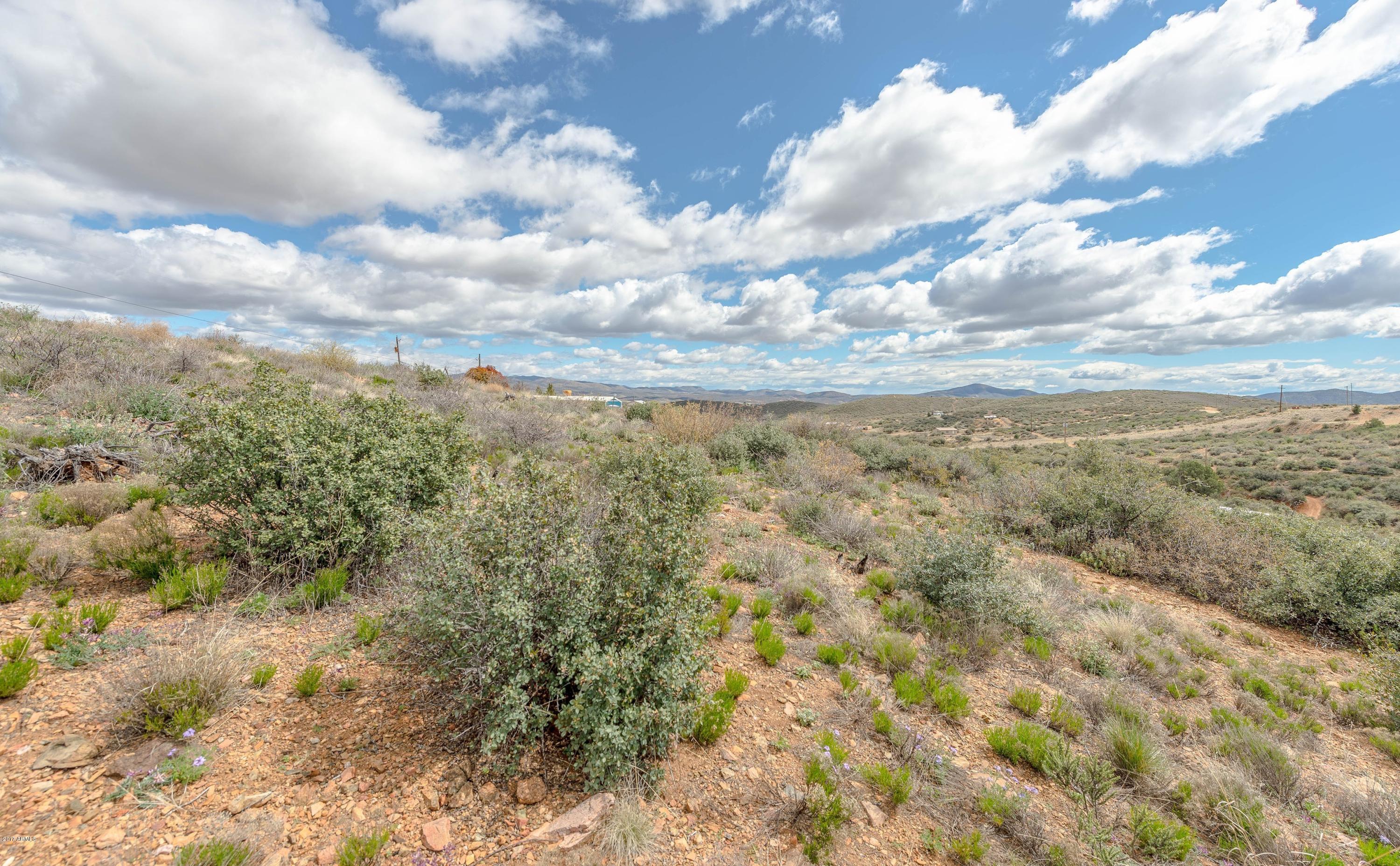 10765 Powerline Road, Unit 39 Dewey, AZ 86327 - Photo 13 of 21 013_West Looking East