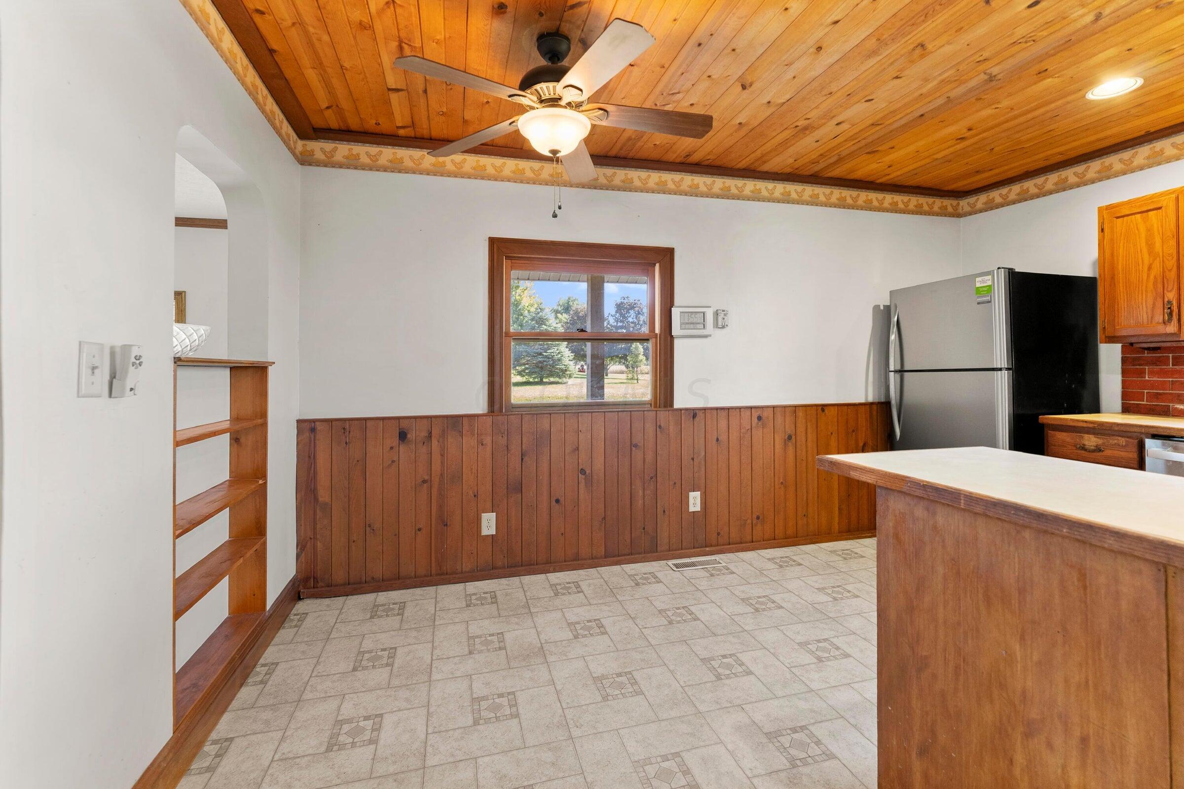 2574 Alward Road Southwest Pataskala, OH 43062 - Photo 19 of 61 19 - Kitchen