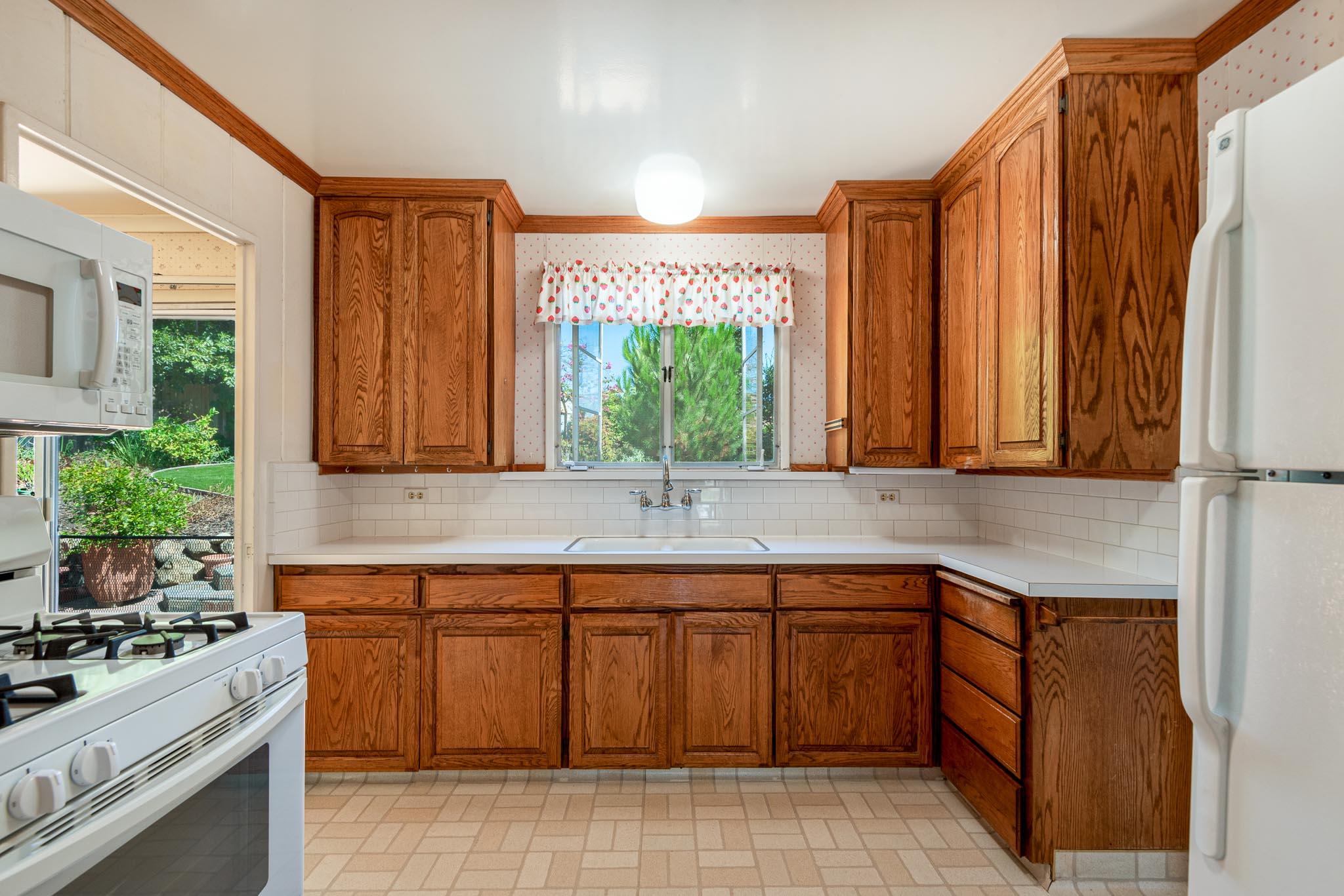 1018 Cheltenham Road Santa Barbara, CA 93105 - Photo 7 of 17 DSC_0651