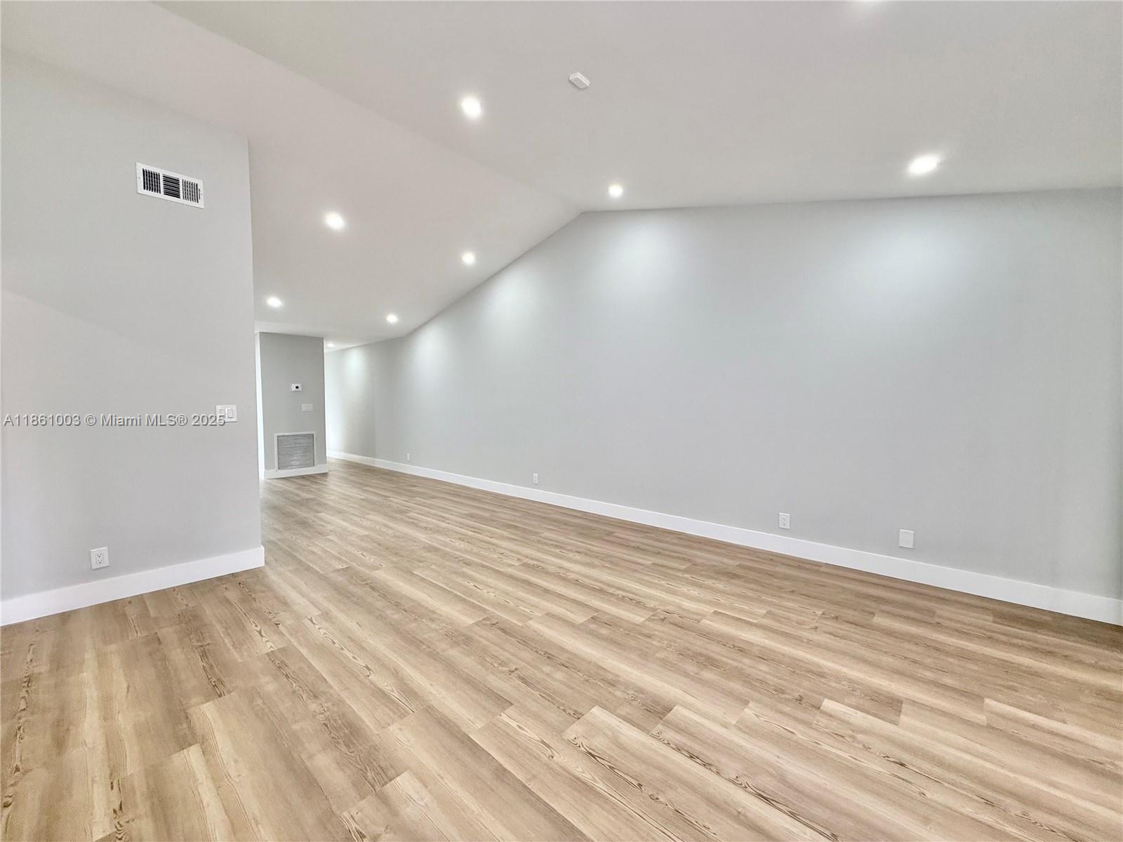 6953 Barbarossa Street Boca Raton, FL 33433 - Photo 9 of 21