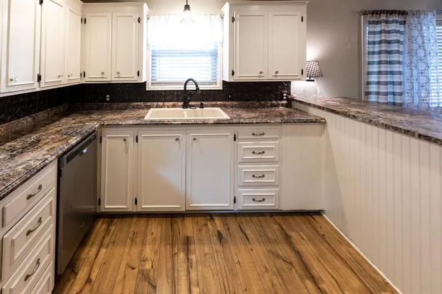 $99,500 | 913 East Johnston Street, Rotan, TX 79546