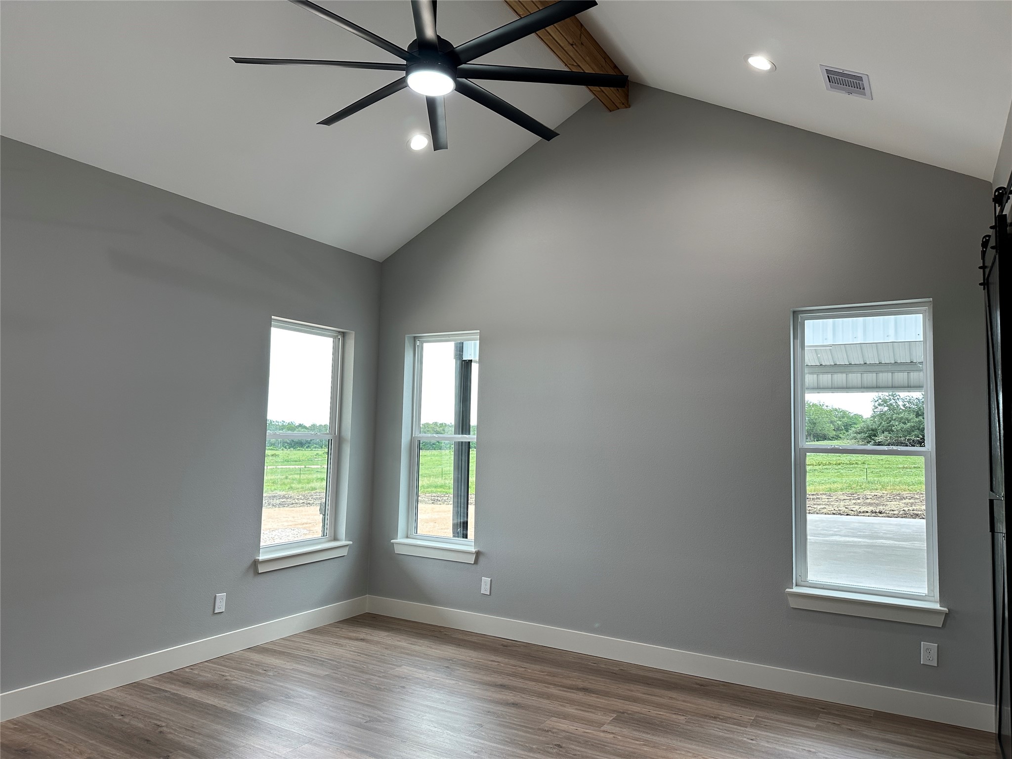 3880 Hranicky Road Schulenburg, TX 78956 - Photo 11 of 35 Vaulted ceiling in Primary