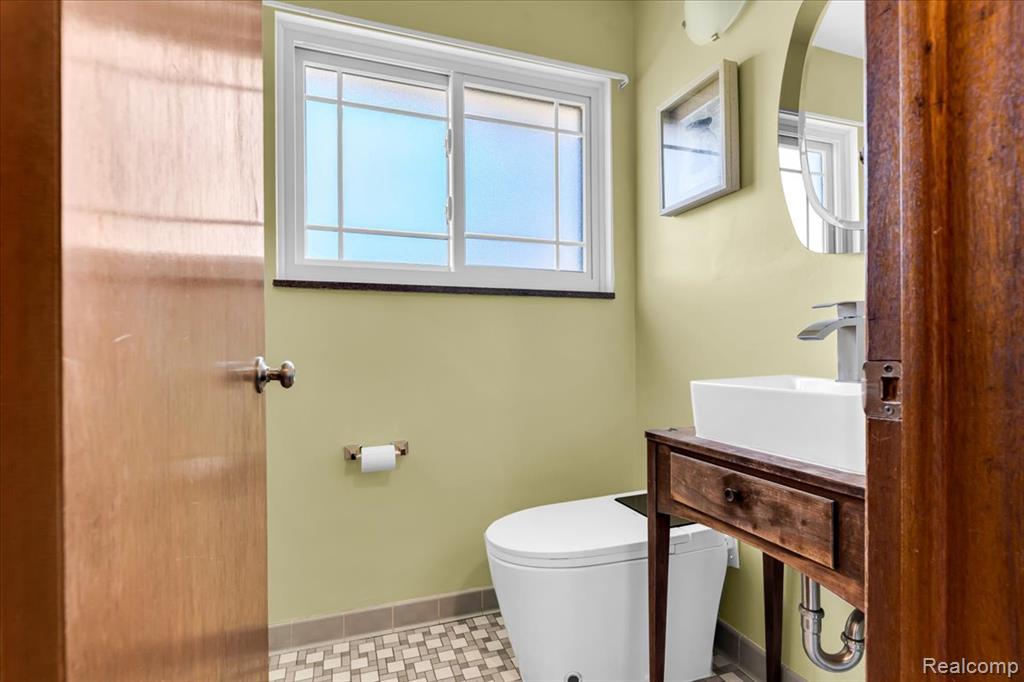 26215 Allen Road Woodhaven, MI 48183 - Photo 19 of 55 Gallery Image 19