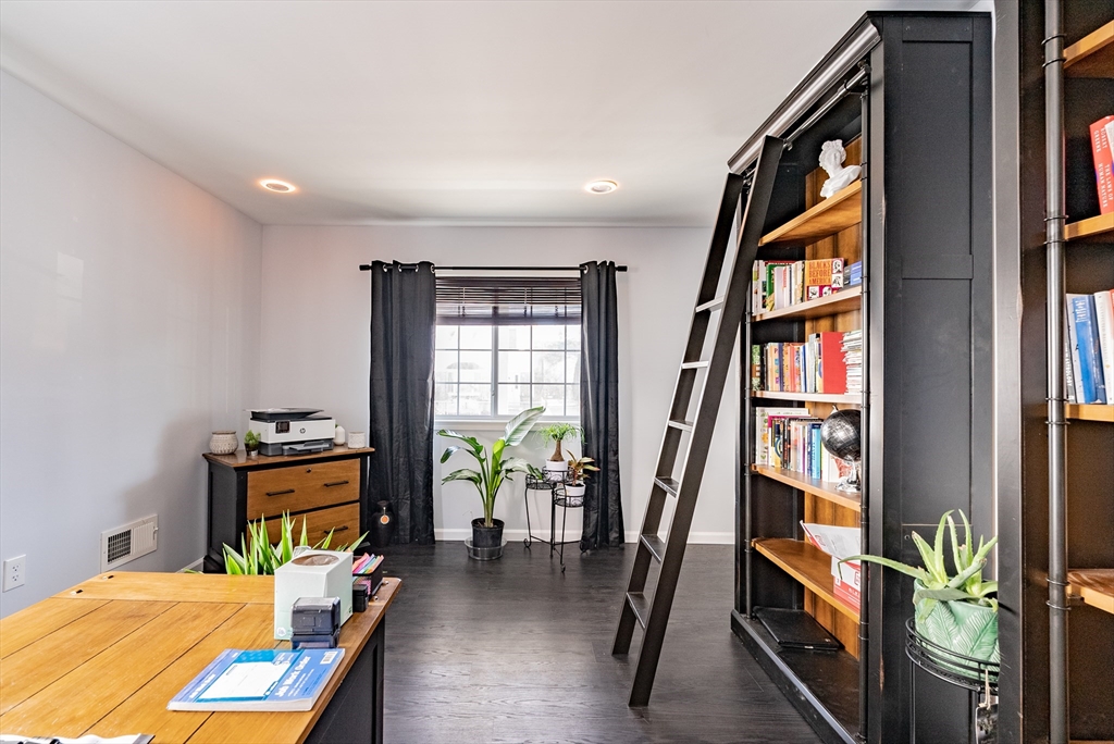42 Ringgold Street Springfield, MA 01107 - Photo 5 of 13 a view of an entryway with workspace