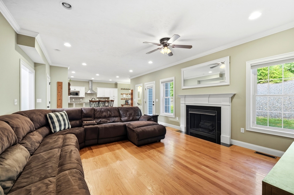 34 Bissonnette Circle Southampton, MA 01073 - Photo 11 of 42