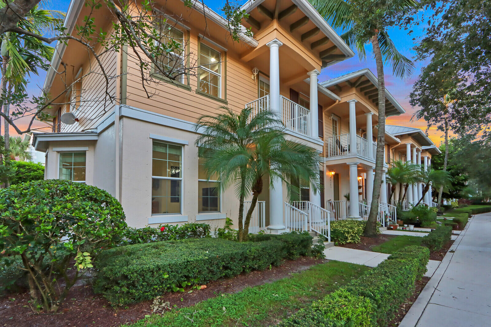 4301 Parkside Drive Jupiter, FL 33458 - Photo 3 of 27 28_Twilight_3_mls