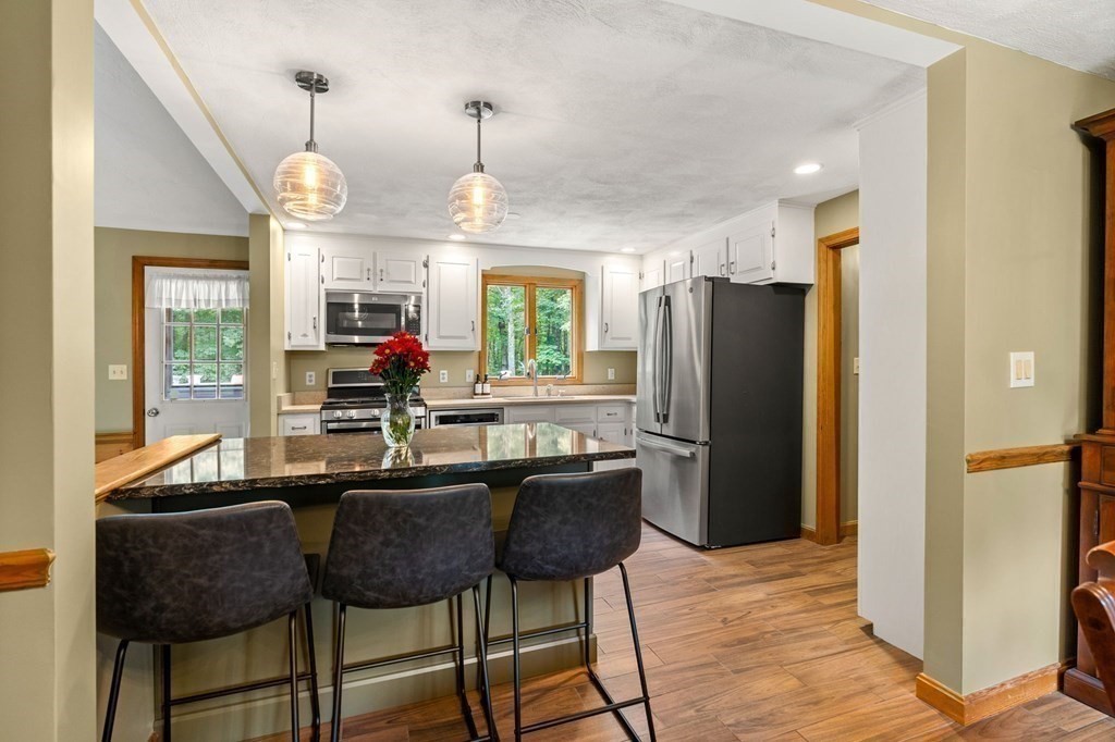 17 Hannan Ridge Road Haverhill, MA 01832 - Photo 5 of 42 Gallery Image 5