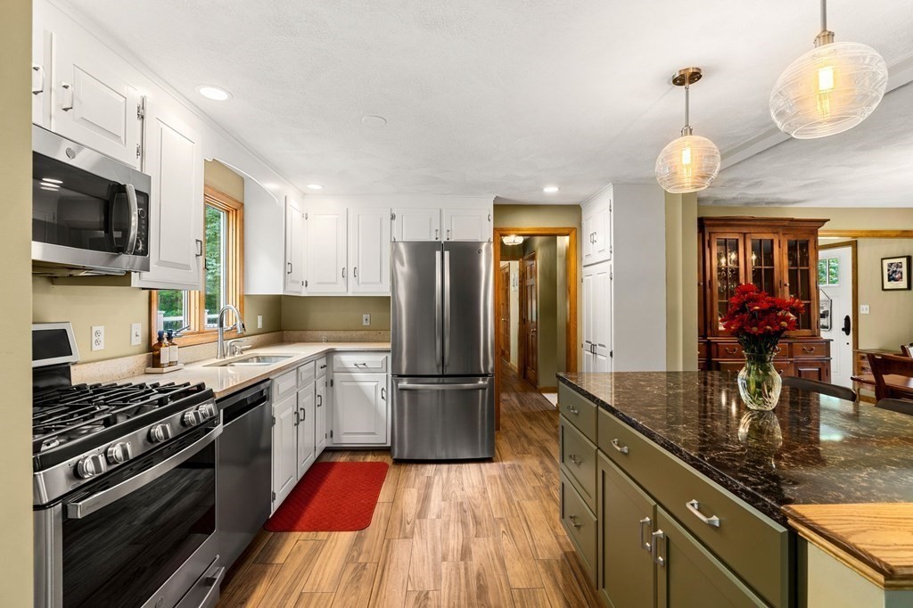 17 Hannan Ridge Road Haverhill, MA 01832 - Photo 6 of 42 Gallery Image 6