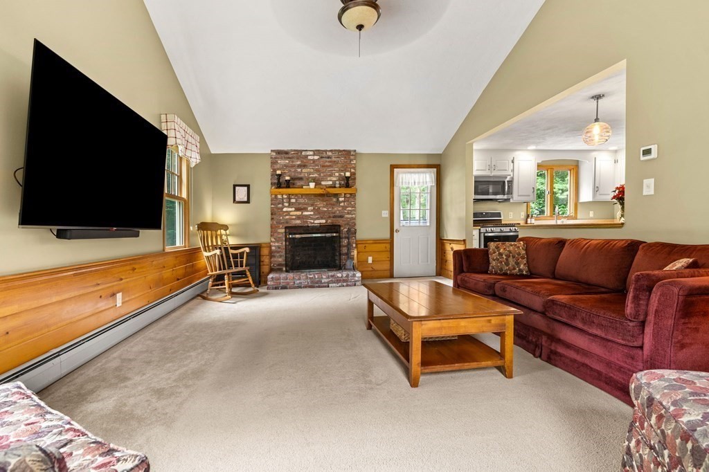17 Hannan Ridge Road Haverhill, MA 01832 - Photo 8 of 42 Gallery Image 8