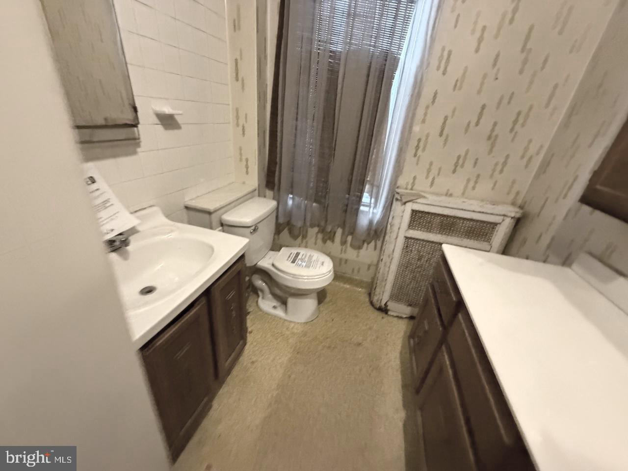 845 North 8th Street Reading, PA 19604 - Photo 27 of 46 Full Bathroom 3