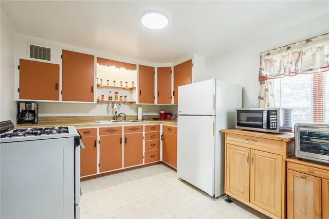 $202,704 | 408 West Maple Avenue, Arcadia, NY 14513