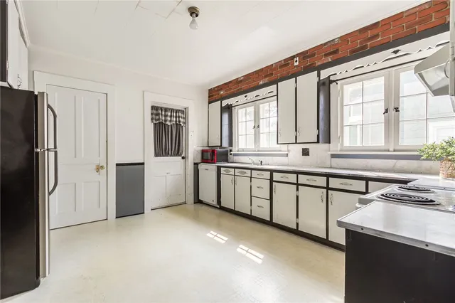 $202,704 | 408 West Maple Avenue, Arcadia, NY 14513