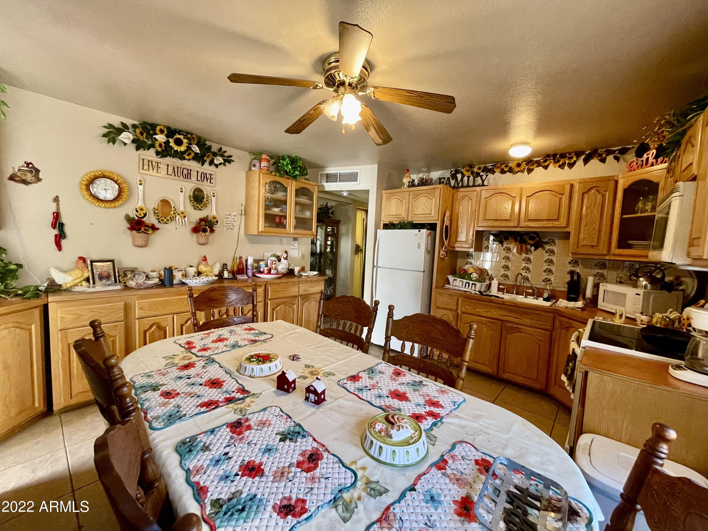 1713 West Vineyard Road Phoenix, AZ 85041 - Photo 3 of 21 Kitchen