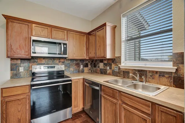 $1,995 | 10848 Astor Drive, Fort Worth, TX 76244