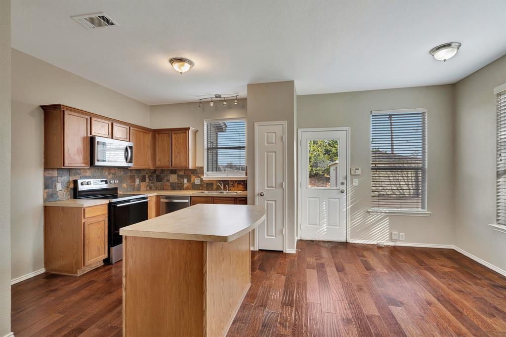 10848 Astor Drive Fort Worth, TX 76244 - Photo 9 of 27