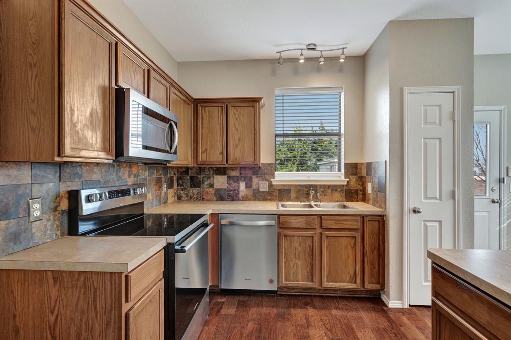 10848 Astor Drive Fort Worth, TX 76244 - Photo 10 of 27