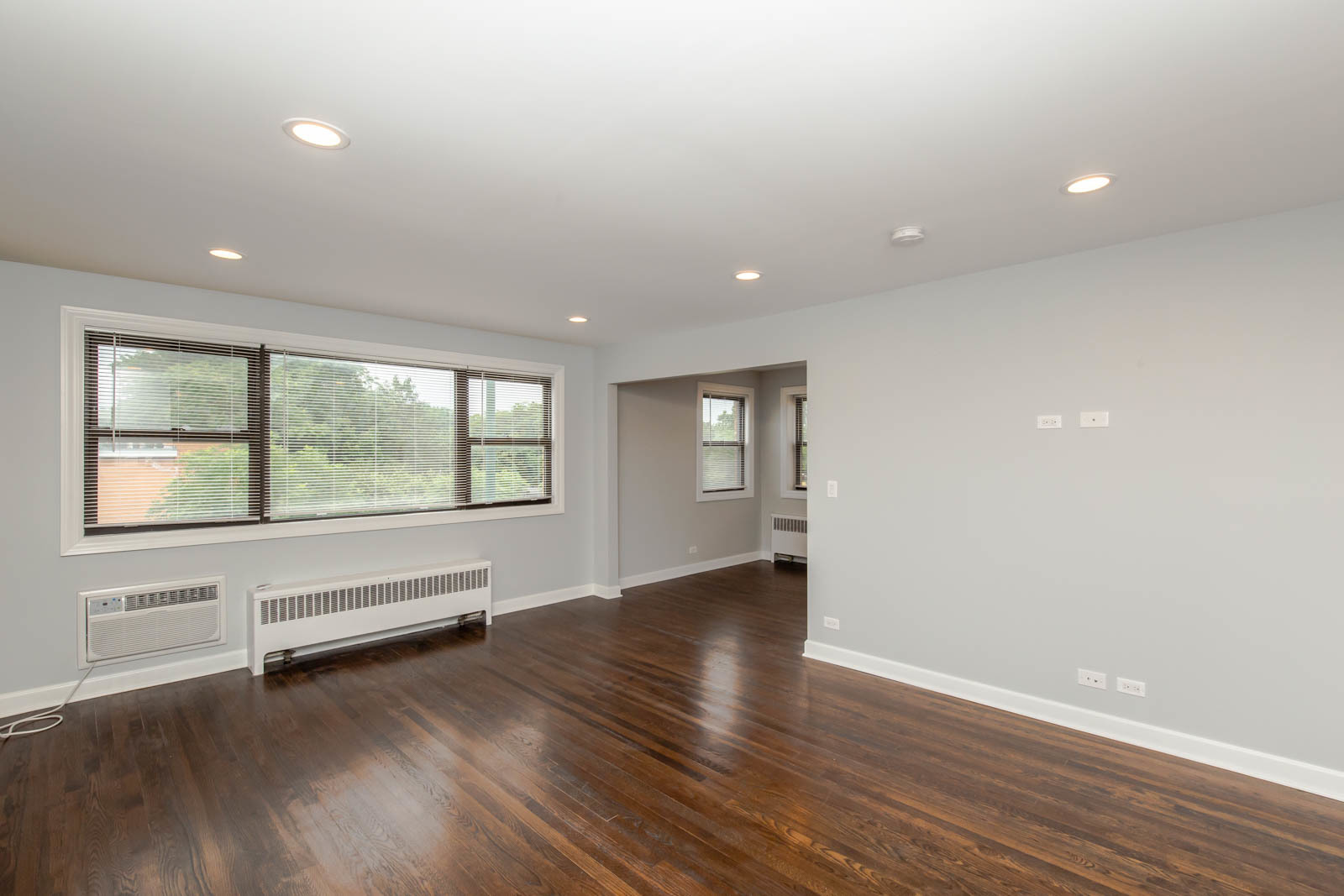 6805 North Ridge Boulevard, Unit G3 Chicago, IL 60645 - Photo 2 of 11