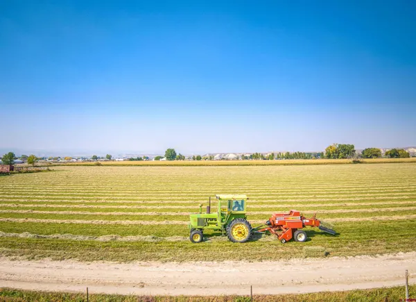 a view of a storage & utility room with washer and dryer