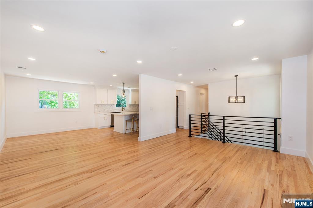 13 Arverne Road West Orange, NJ 07052 - Photo 3 of 23