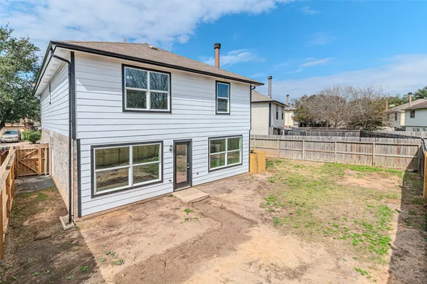 $289,000 | 19526 Rocky Bank Drive, Tomball, TX 77375