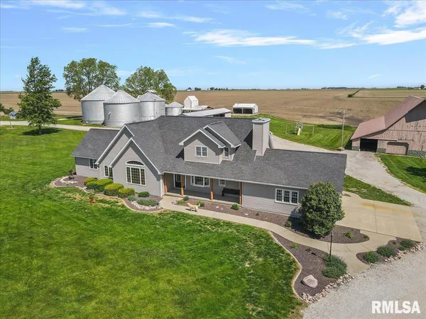 $455,000 | 20205 North 20th Avenue, Nokomis, IL 62075