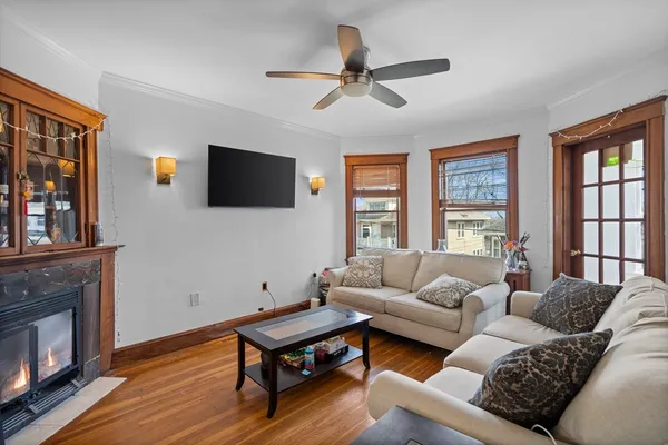 $3,950 | 69 Westmoreland Street, Unit 2, Boston, MA 02124