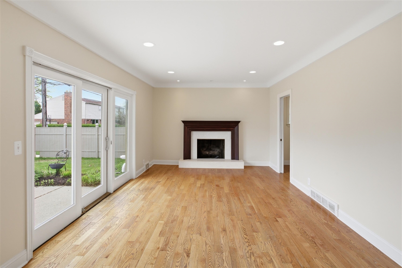 653 Perrien Place Grosse Pointe, MI 48236 - Photo 27 of 54