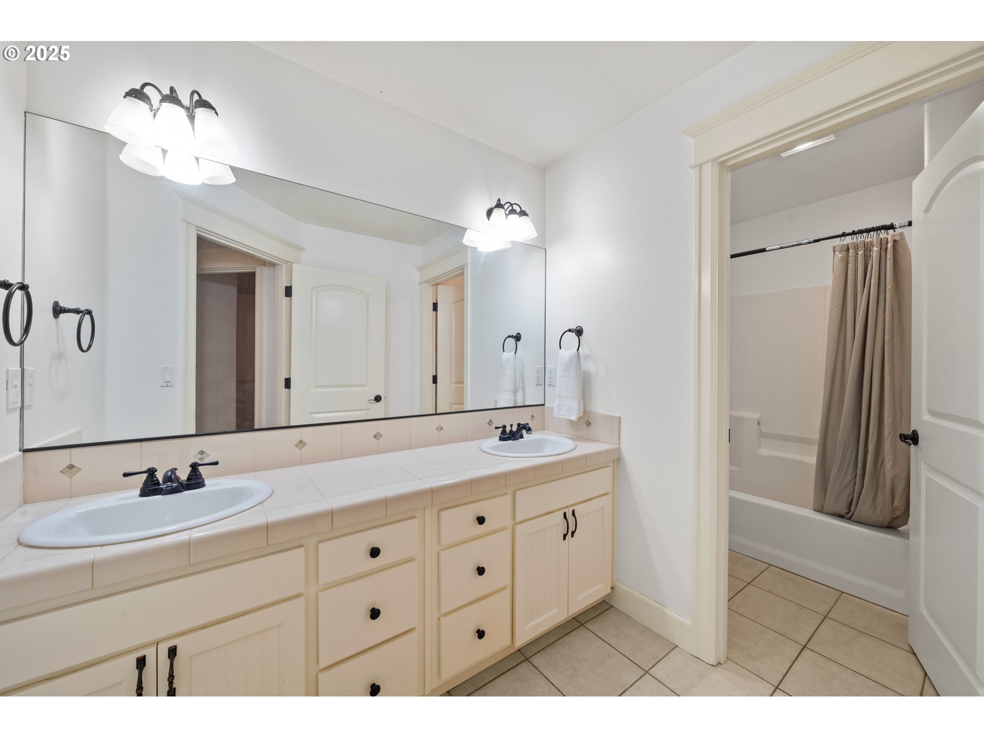 978 North Alder Street Canby, OR 97013 - Photo 30 of 44