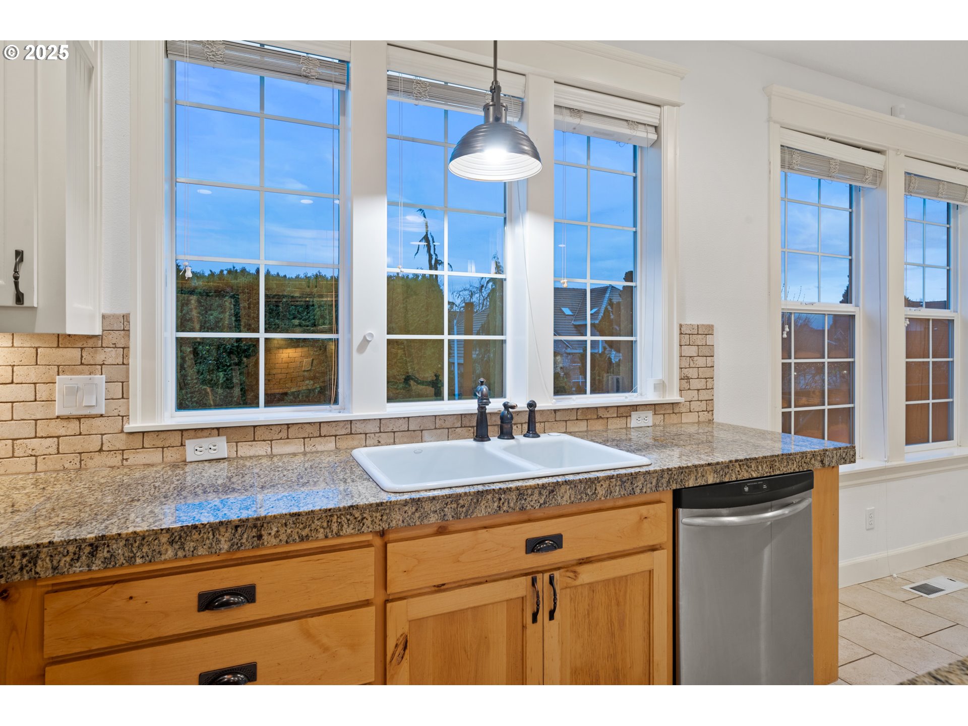 978 North Alder Street Canby, OR 97013 - Photo 10 of 44