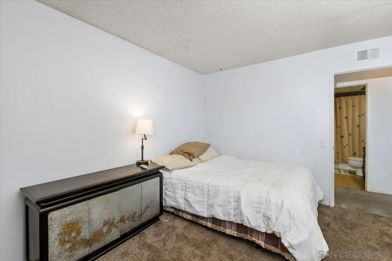 17548 Ashburton Road Rancho Bernardo, CA 92128 - Photo 21 of 24 Gallery Image 21