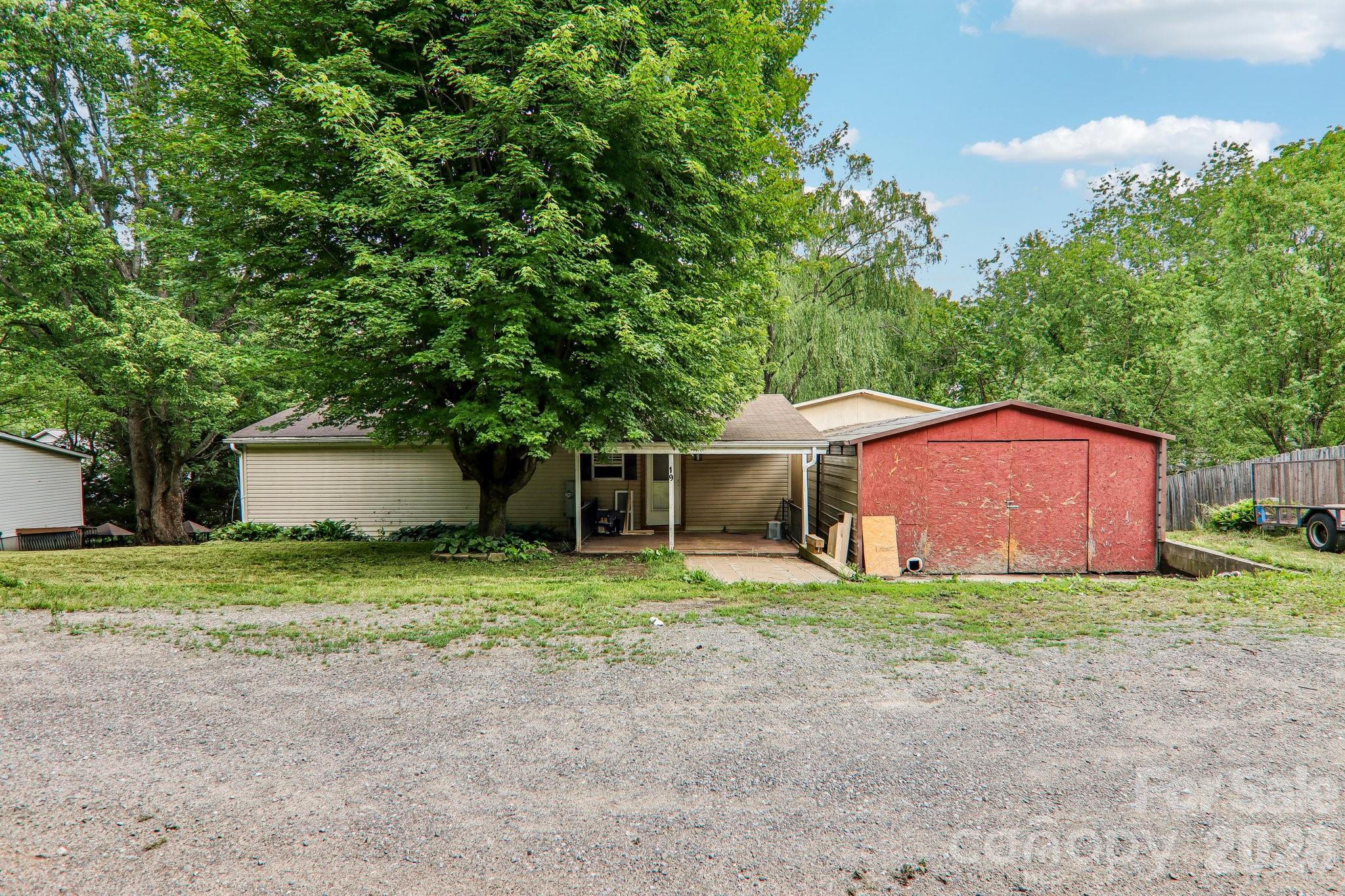 19 Dot Street Clyde, NC 28721 - Photo 23 of 28