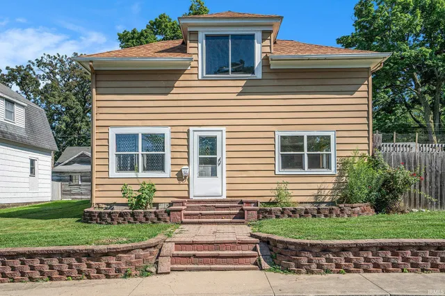 $230,000 | 105 15th Street, Winona Lake, IN 46590