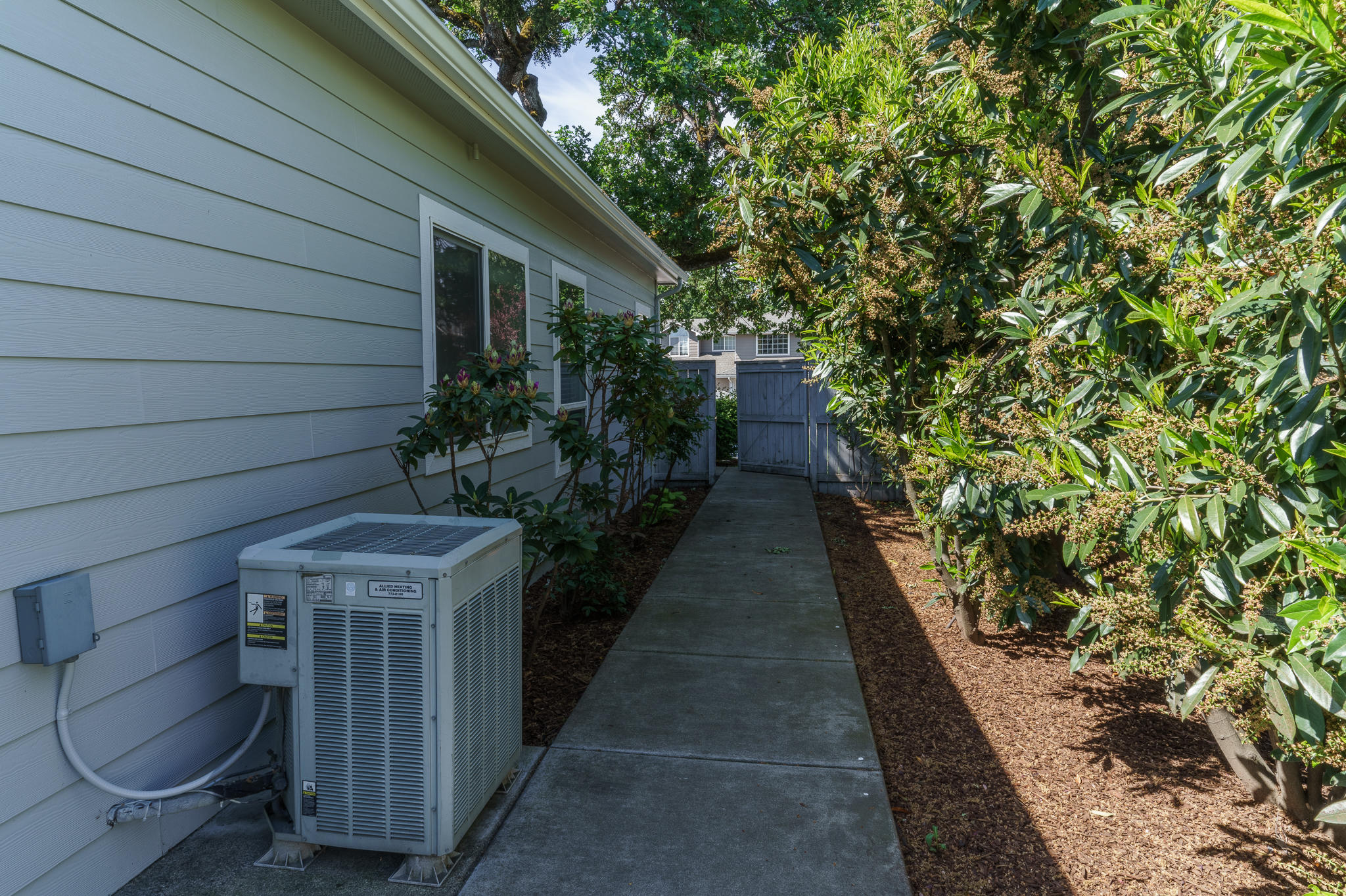 536 Ridgeway Circle Central Point, OR 97502 - Photo 11 of 31 Shows HVAC