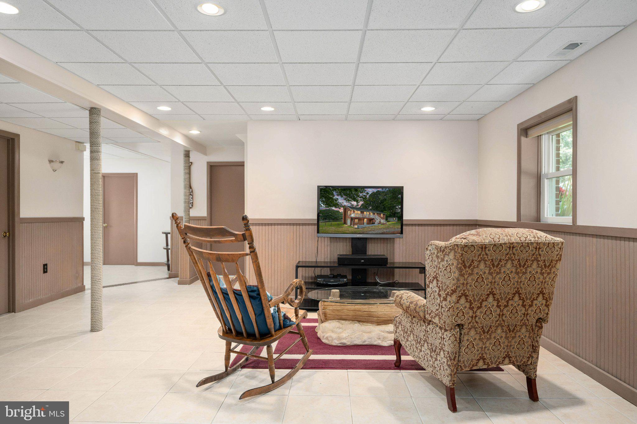 279 Harbor Drive Reedville, VA 22539 - Photo 49 of 97 In law suite? Guest entertainment?