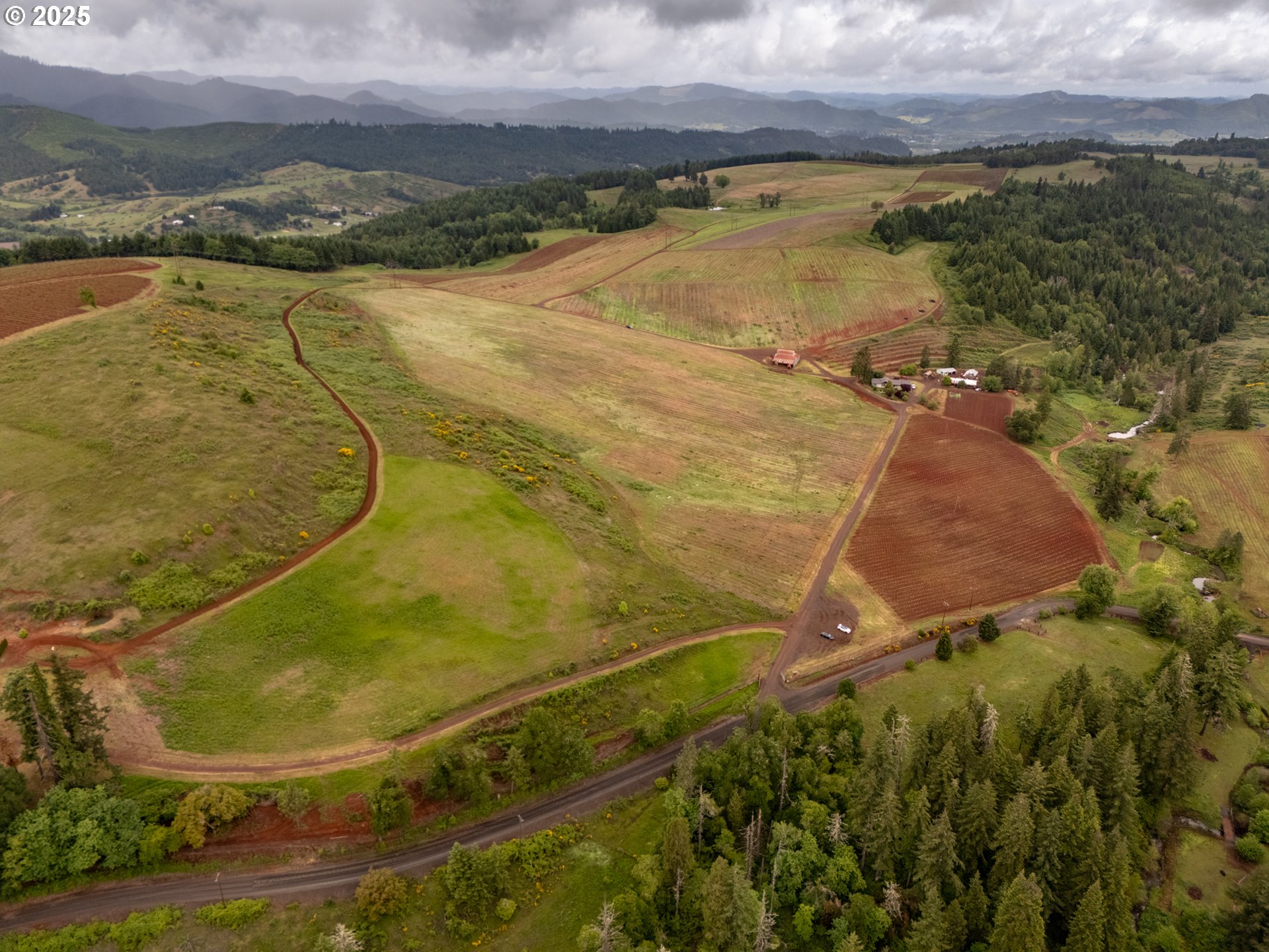 1066 Red Hill Road Oakland, OR 97462 - Photo 15 of 48