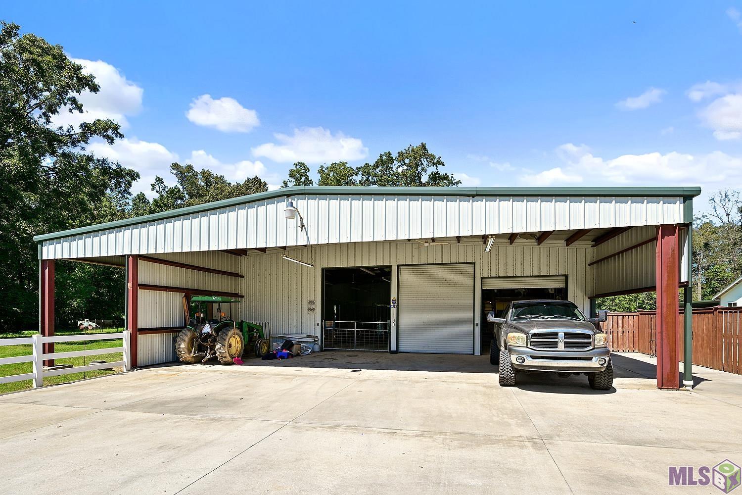14283 Carey Road Baker, LA 70714 - Photo 2 of 10 Barn and Shop