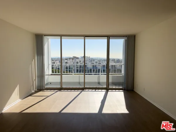 $5,260 | 2700 Neilson Way, Unit 610, Santa Monica, CA 90405