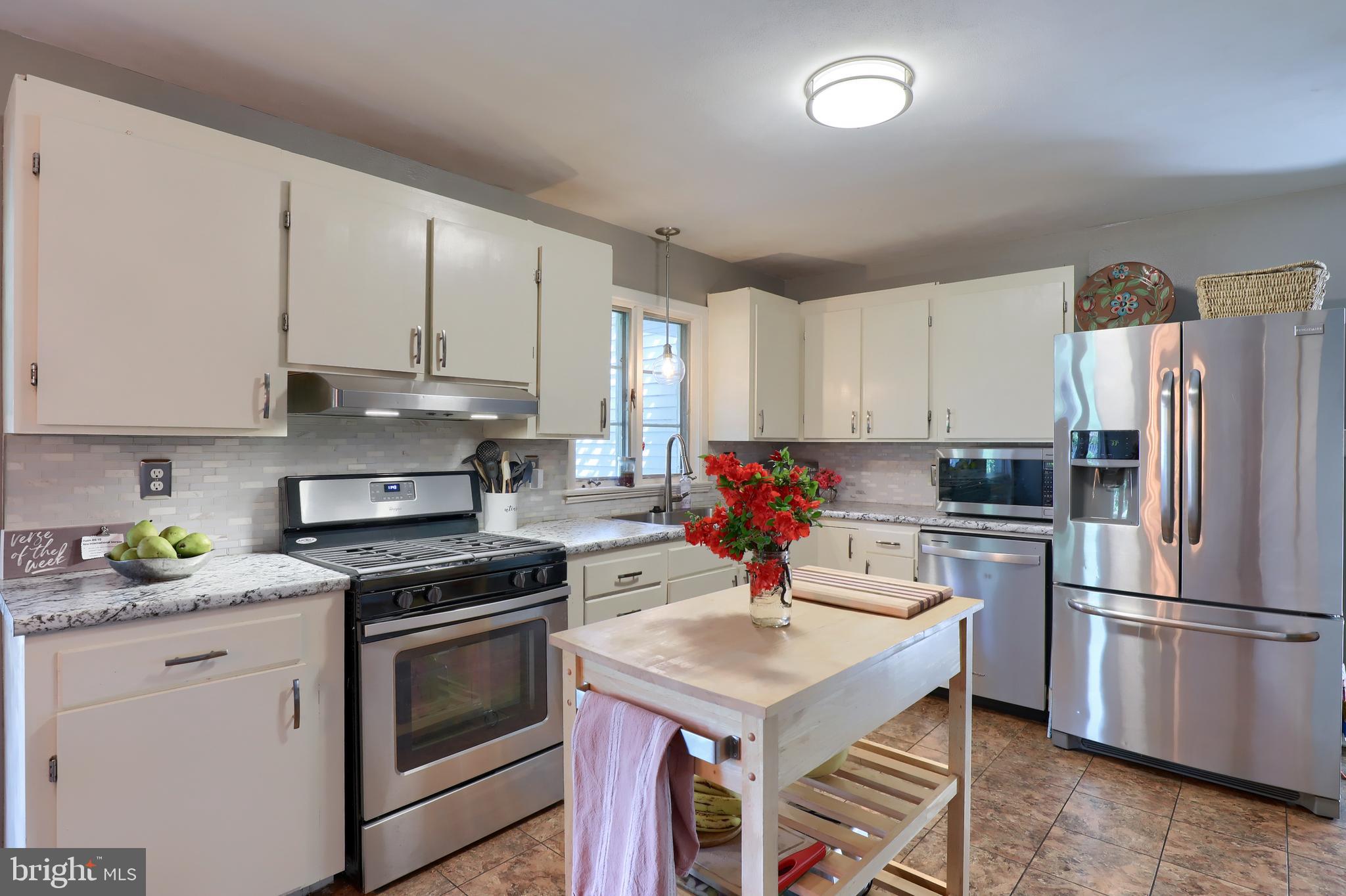 845 Robin Road Lancaster, PA 17601 - Photo 8 of 50 Gallery Image 8
