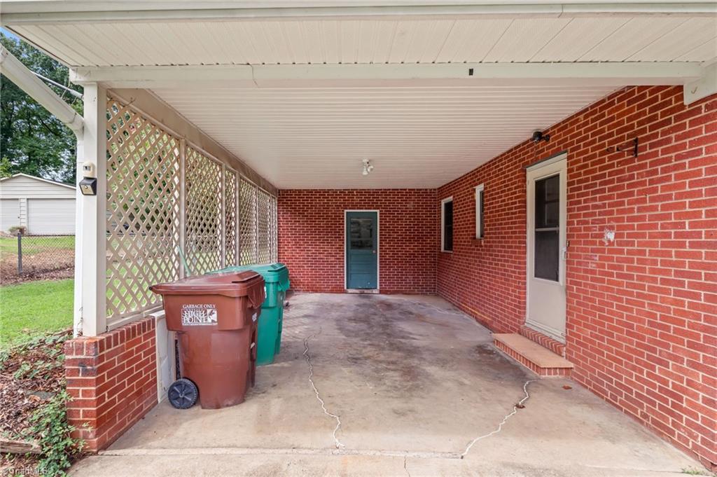 206 Pine Ridge Drive High Point, NC 27262 - Photo 21 of 39 Gallery Image 21